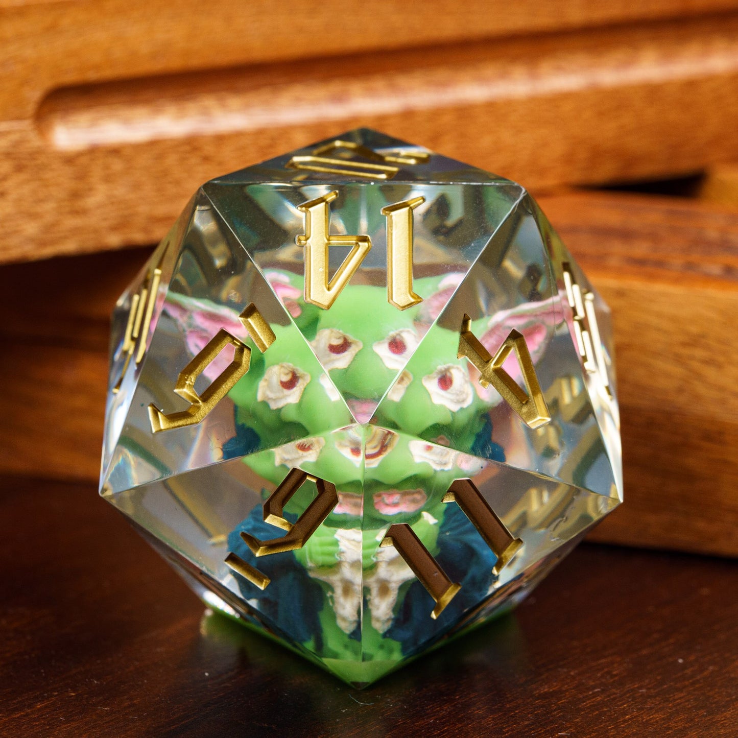 Sharp Edge D20 - Spectral Skull