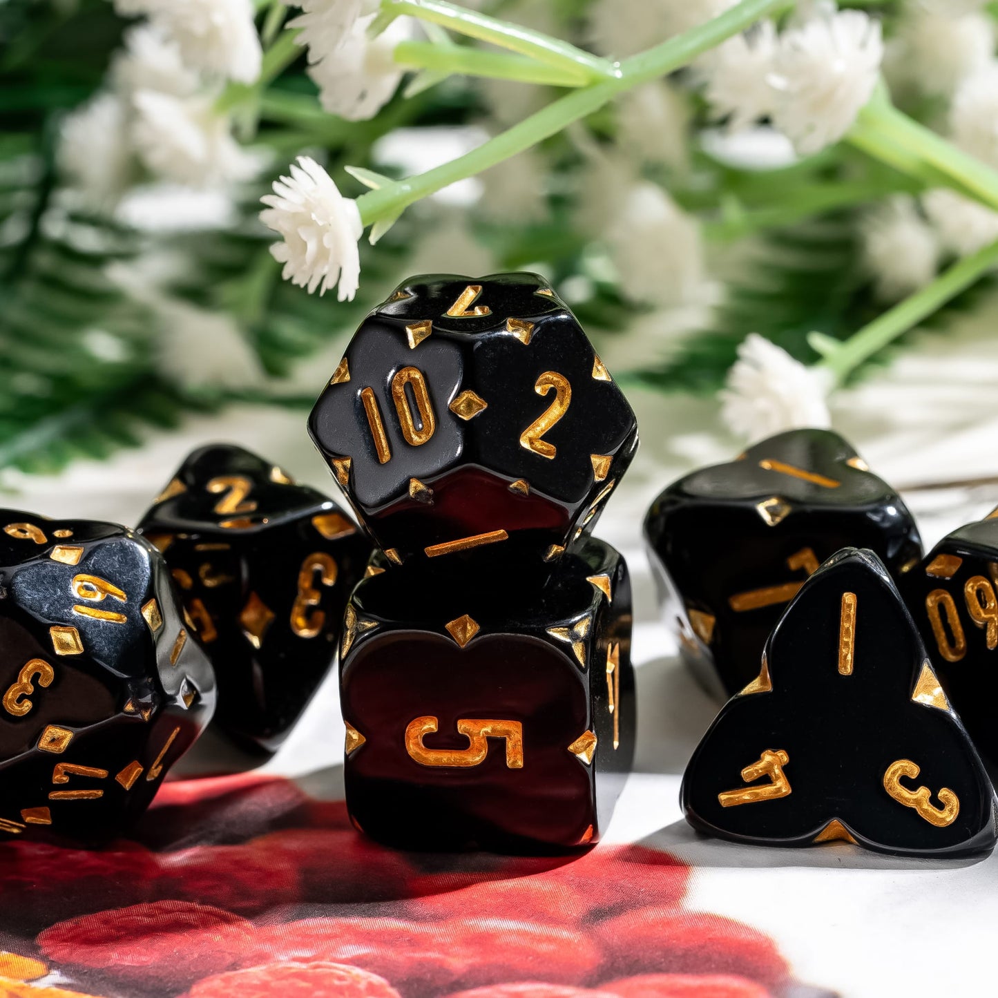 Black Fourfold Clover Dice Set for DnD & DnD 5e, 7-piece RPG dice with clover design and gold numbers