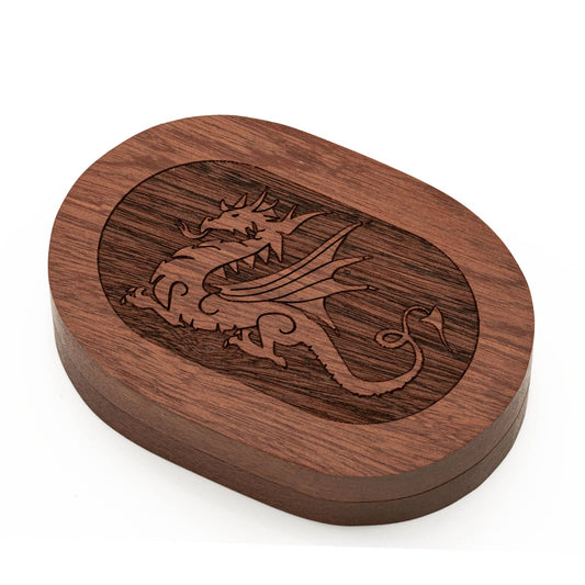 Hearthstone Coffer Dice Case in Sapelli closed with dragon engraving