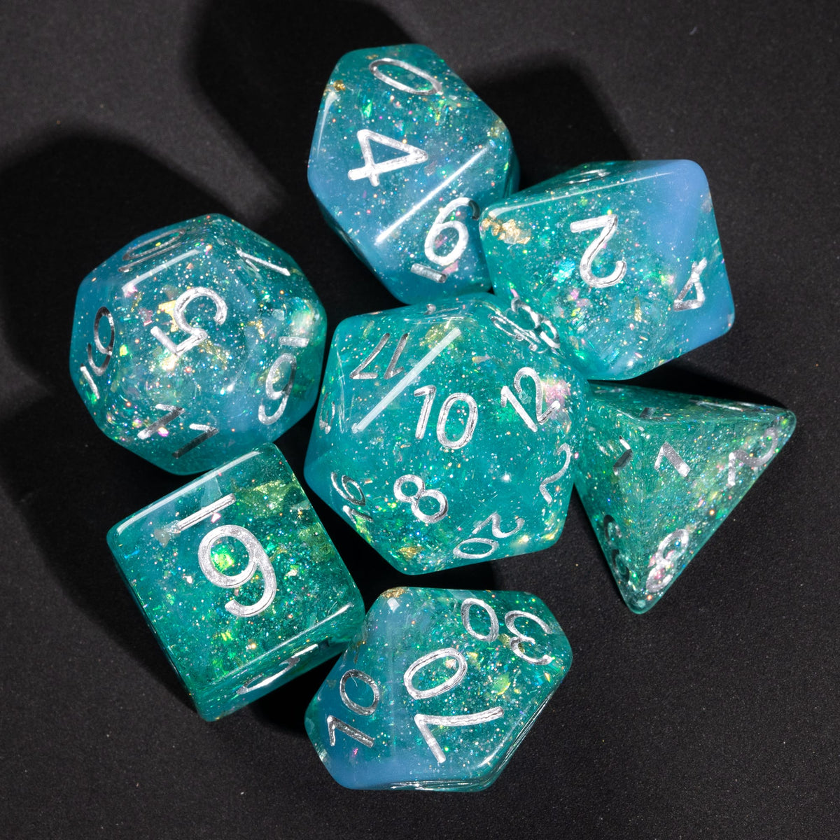 Example Classic pull: teal glitter resin dice set