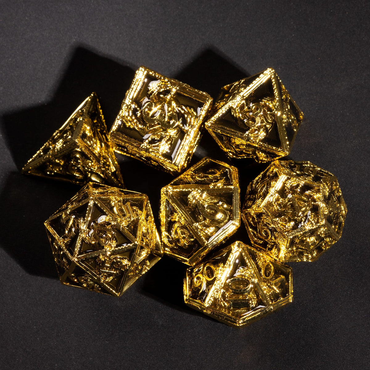 Example Premium pull: hollow gold dragon metal dice set