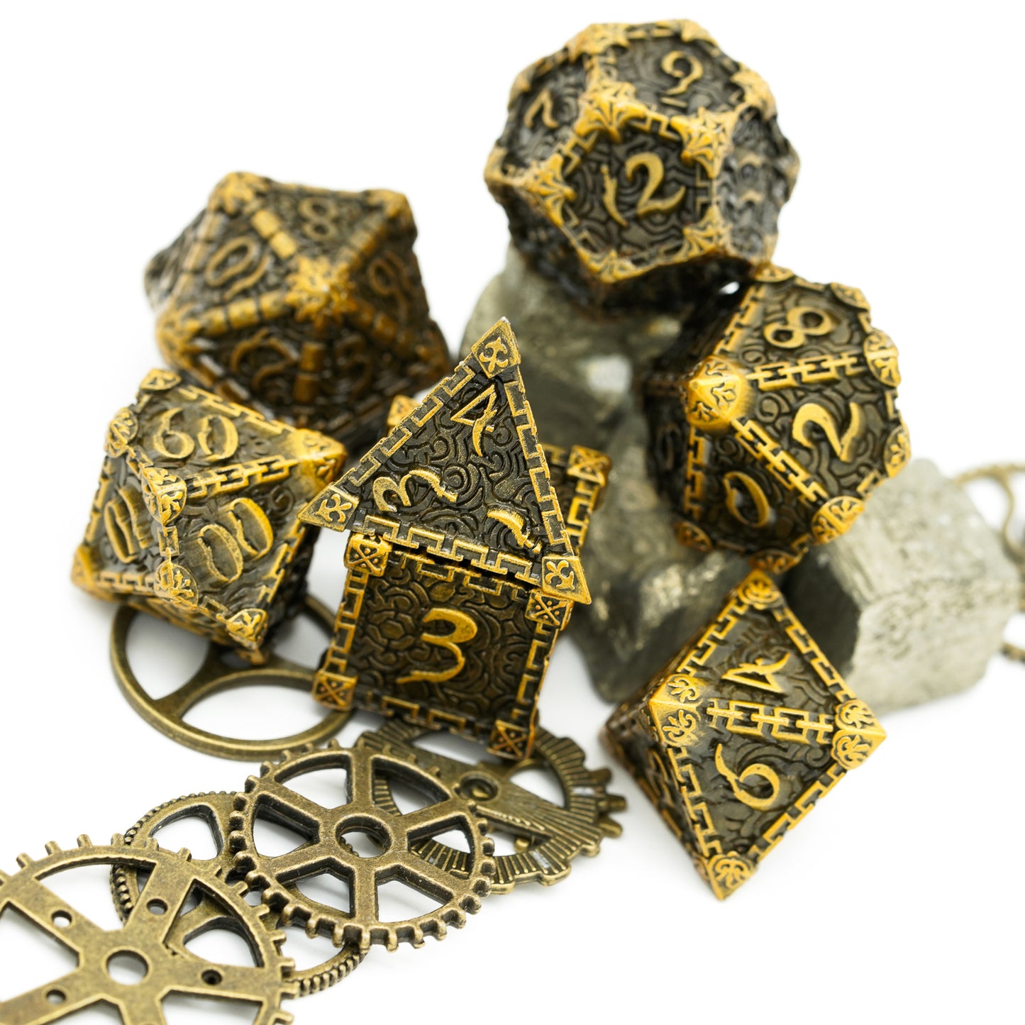 7 piece gold metal dice 