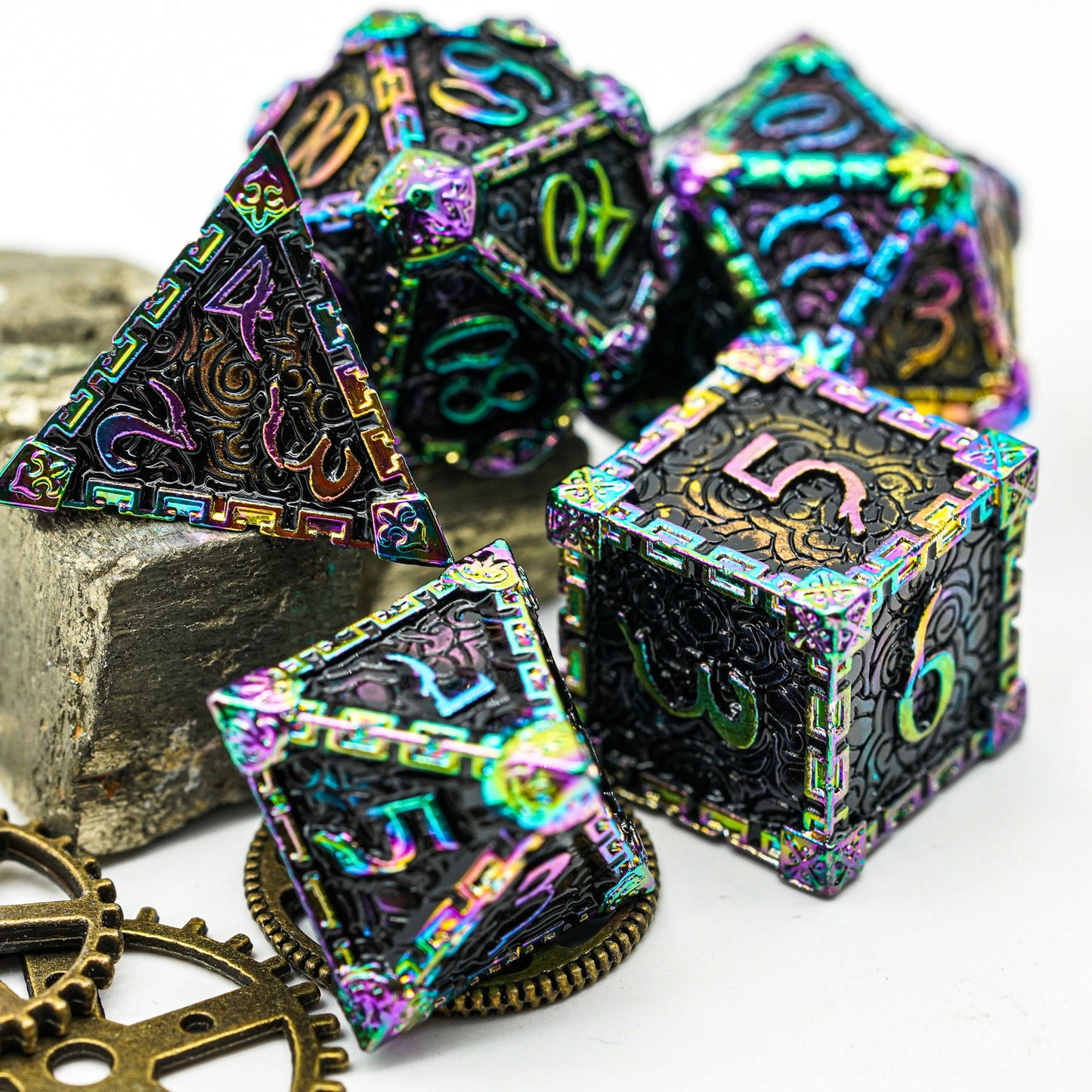 d6 and d4 highlight, metal dice set