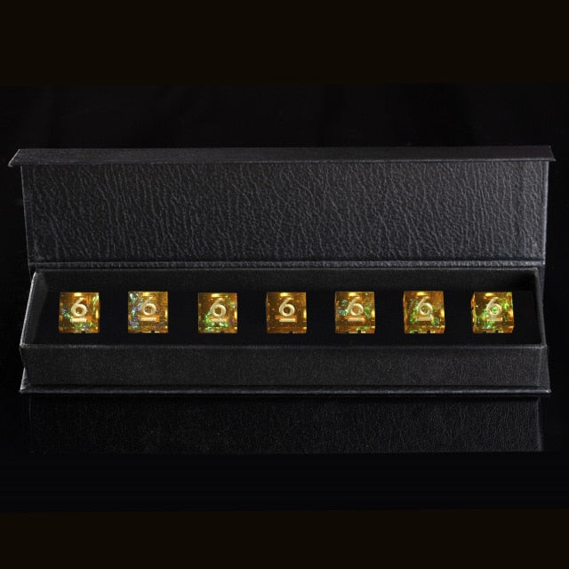 d6 set in velvet box