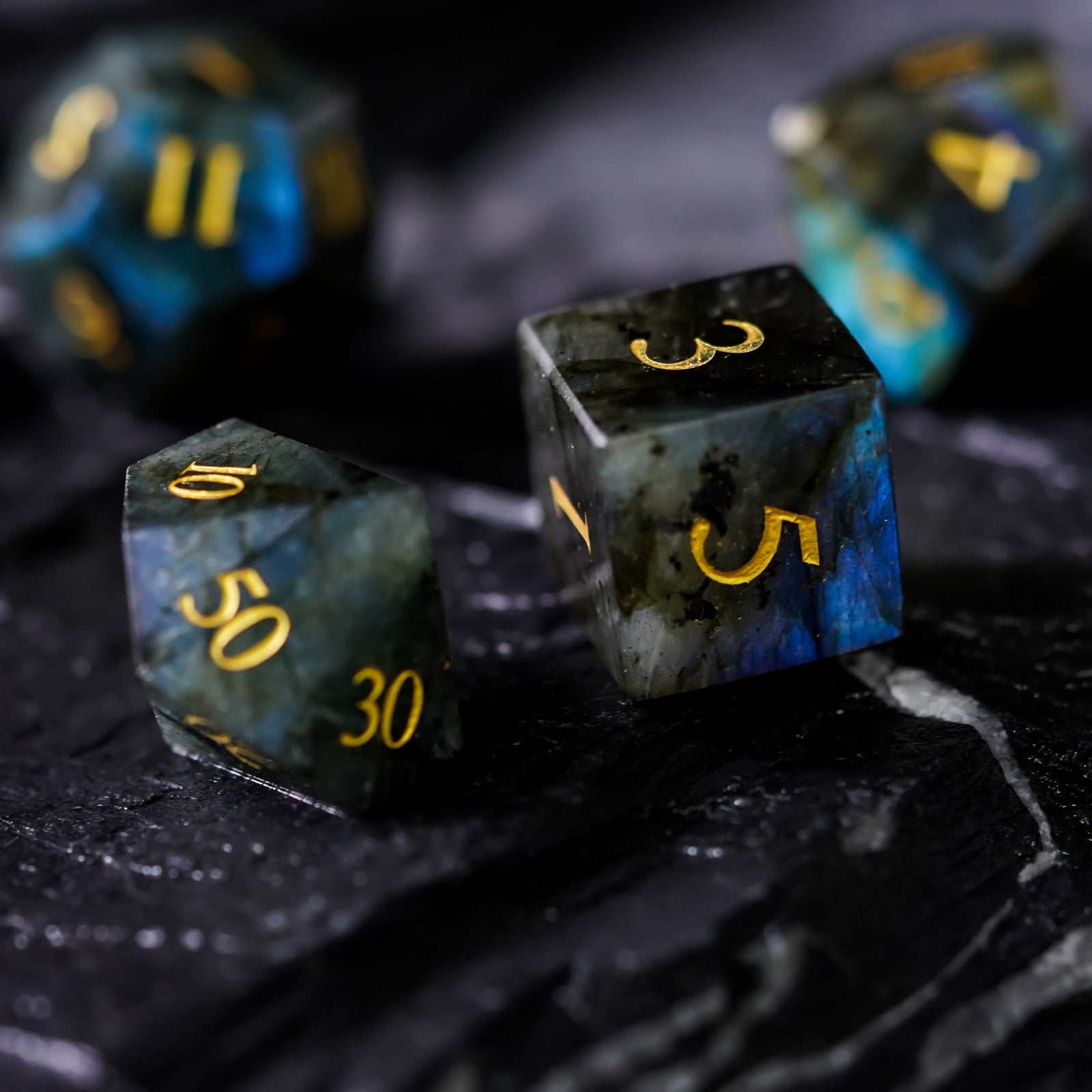 d6 and percentage dice highlight with obsidian background