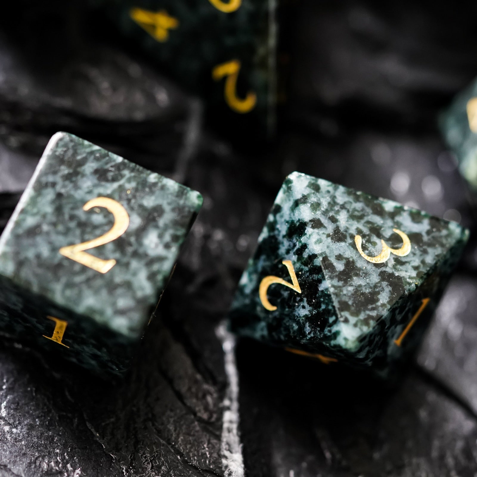 d6 and d8 highlight, stone dice dark coloring